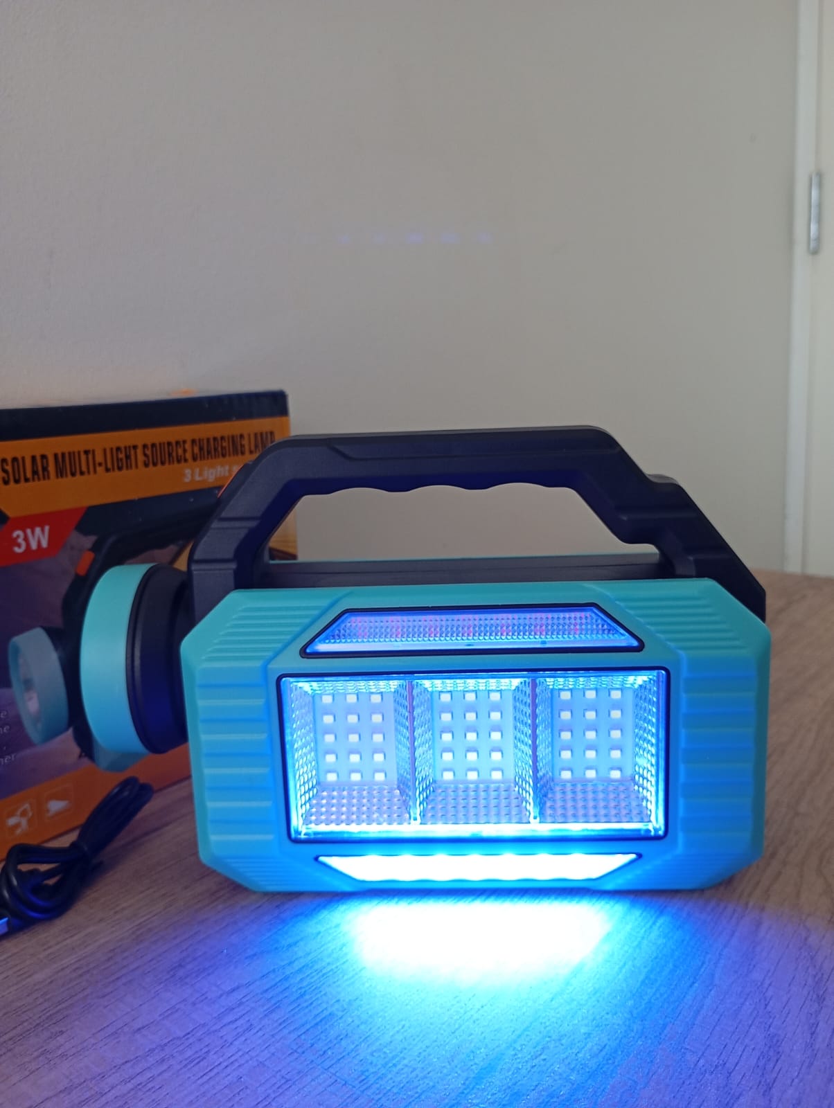 Linterna Led Solar Recargable